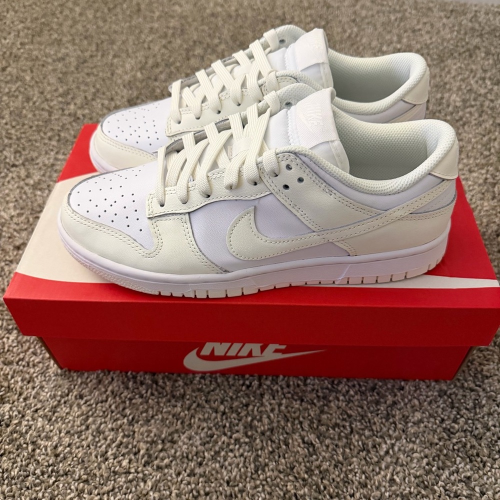 NWT Nike Dunk Low ‘White Sail’ Women’s 8.5 - Picture 3 of 9